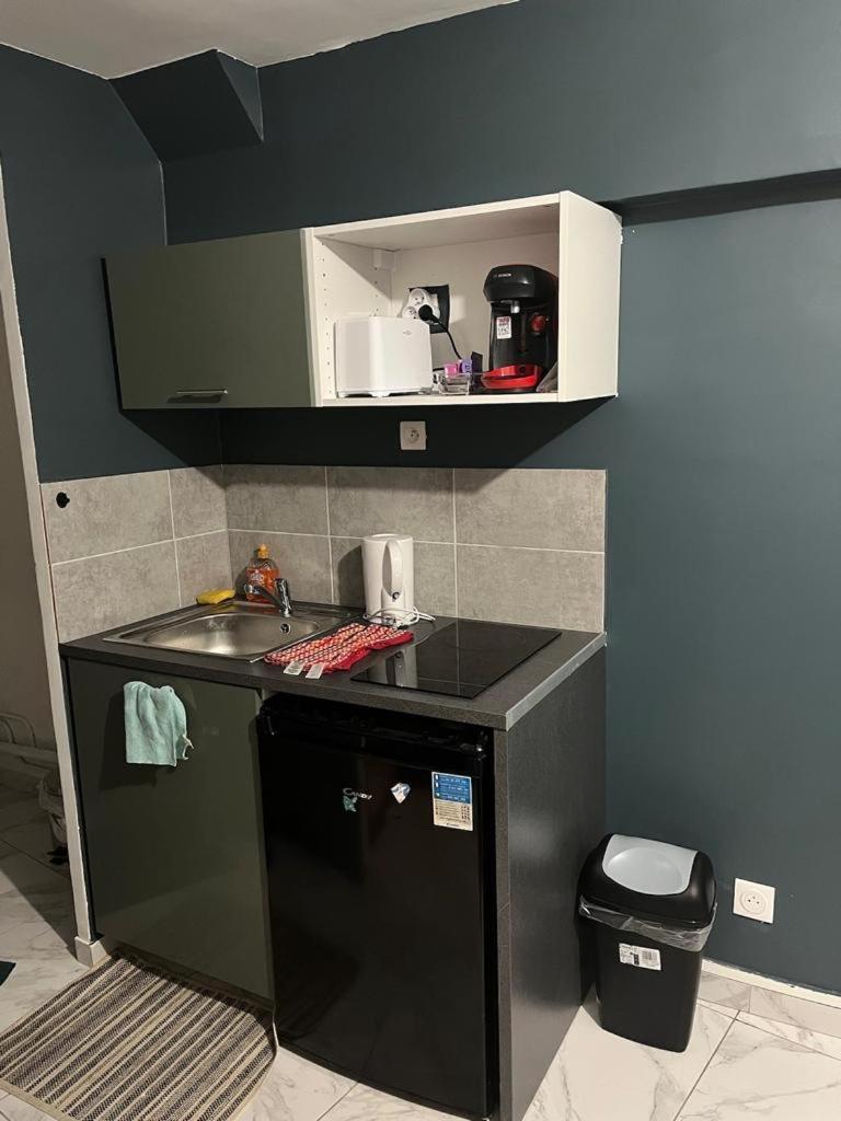 Appartement Charmant Studio Dans Maison à Sarcelles Extérieur photo