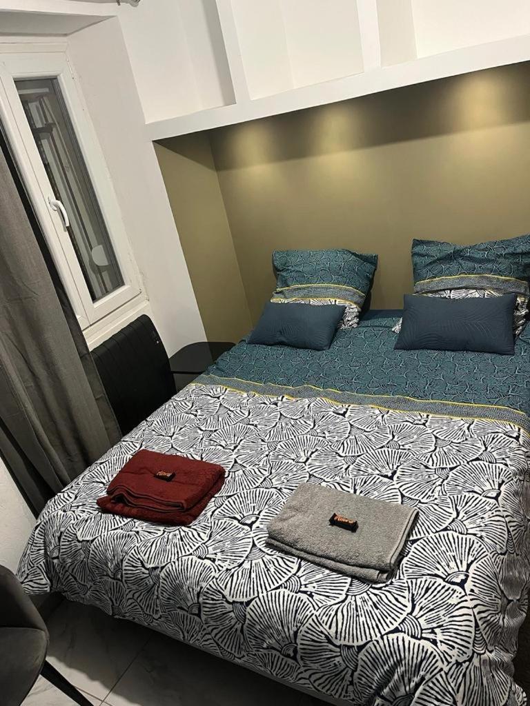 Appartement Charmant Studio Dans Maison à Sarcelles Extérieur photo